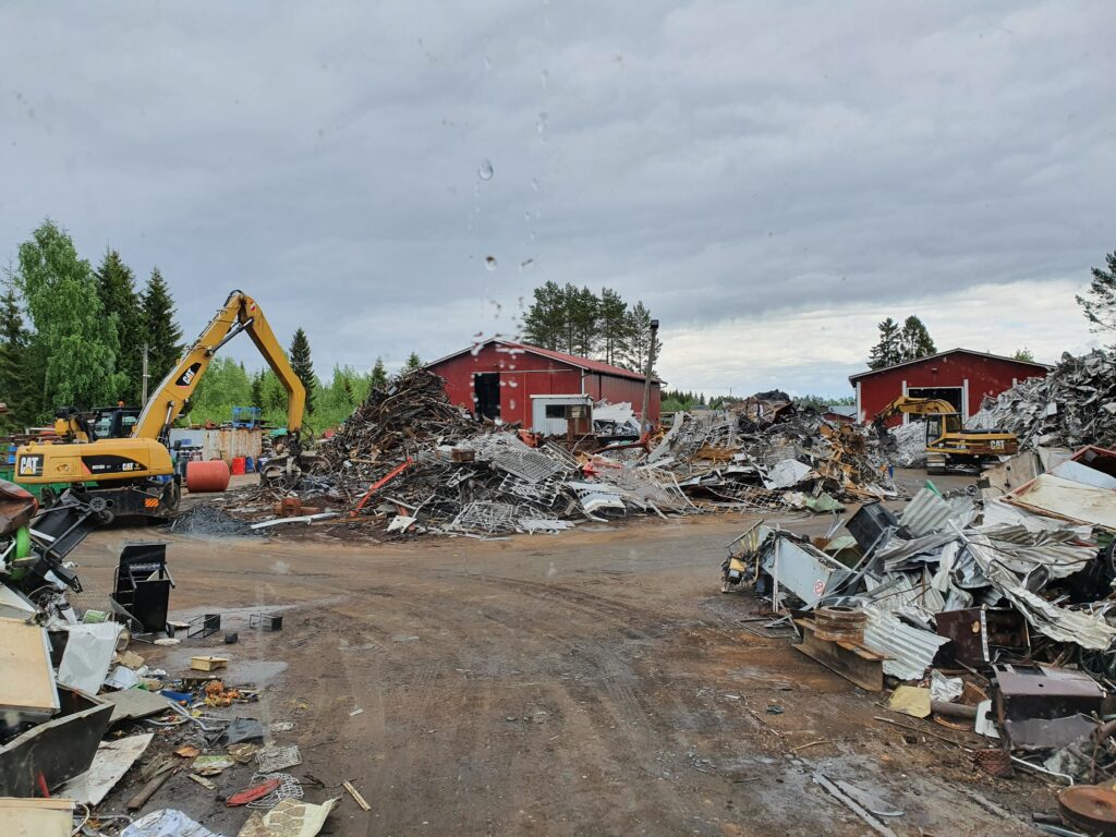 Romuvälitys Tuovinen Oy - photo 2